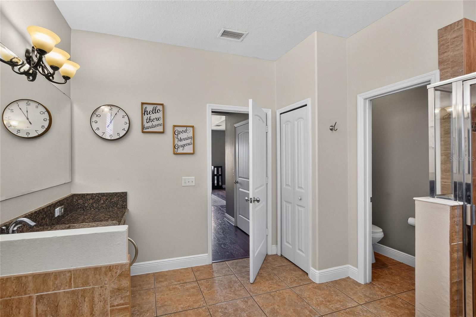 SOUTHCHASE - Residential