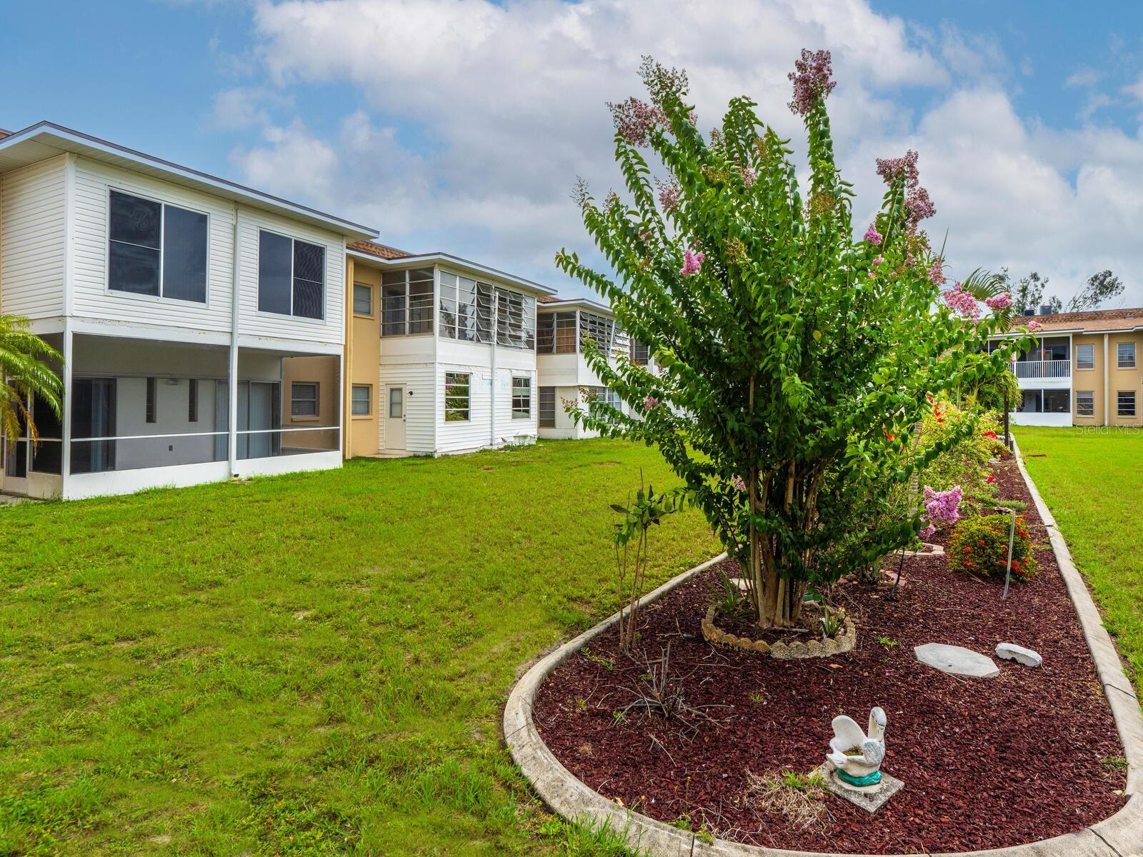PLAZA VIEW - Residential