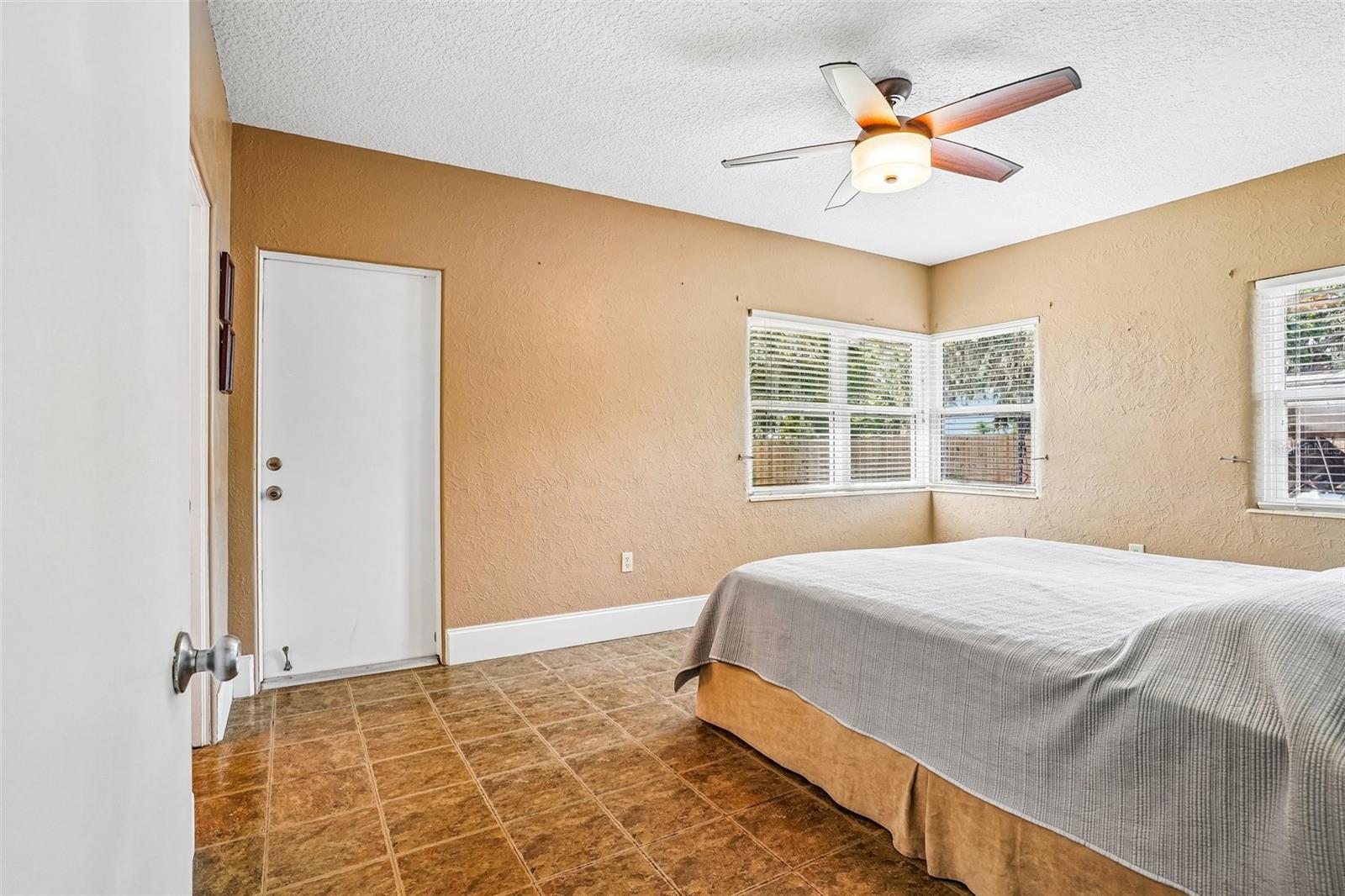 JOANNA SHORES - Residential