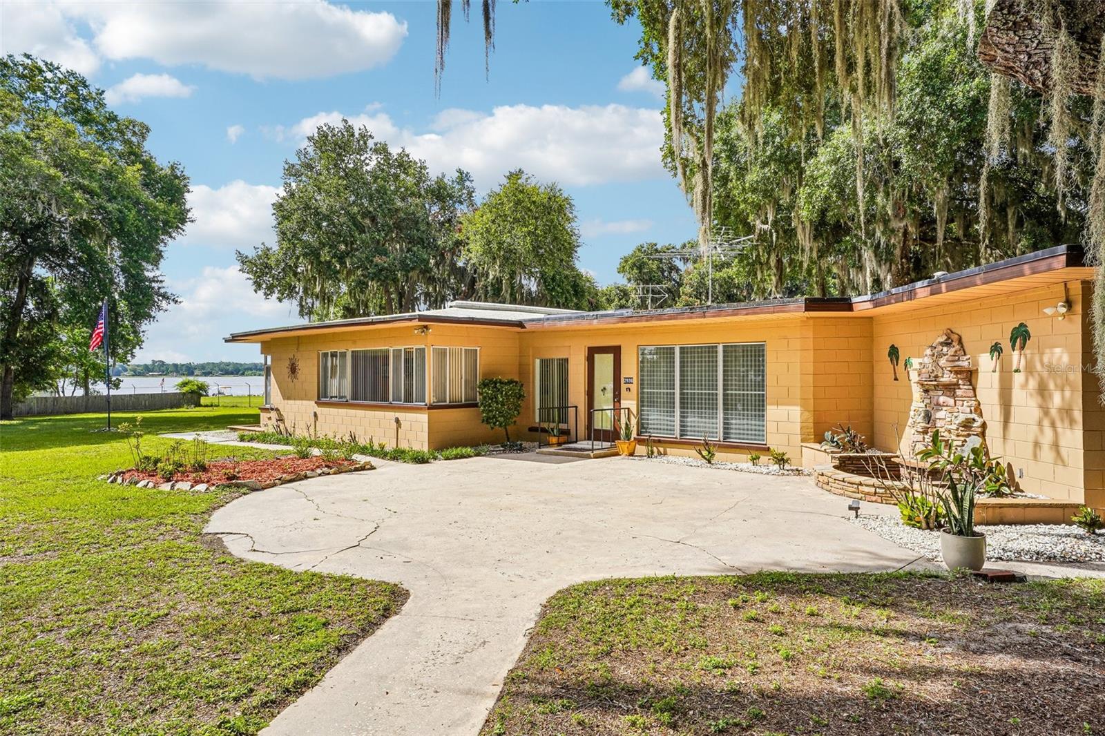 JOANNA SHORES - Residential