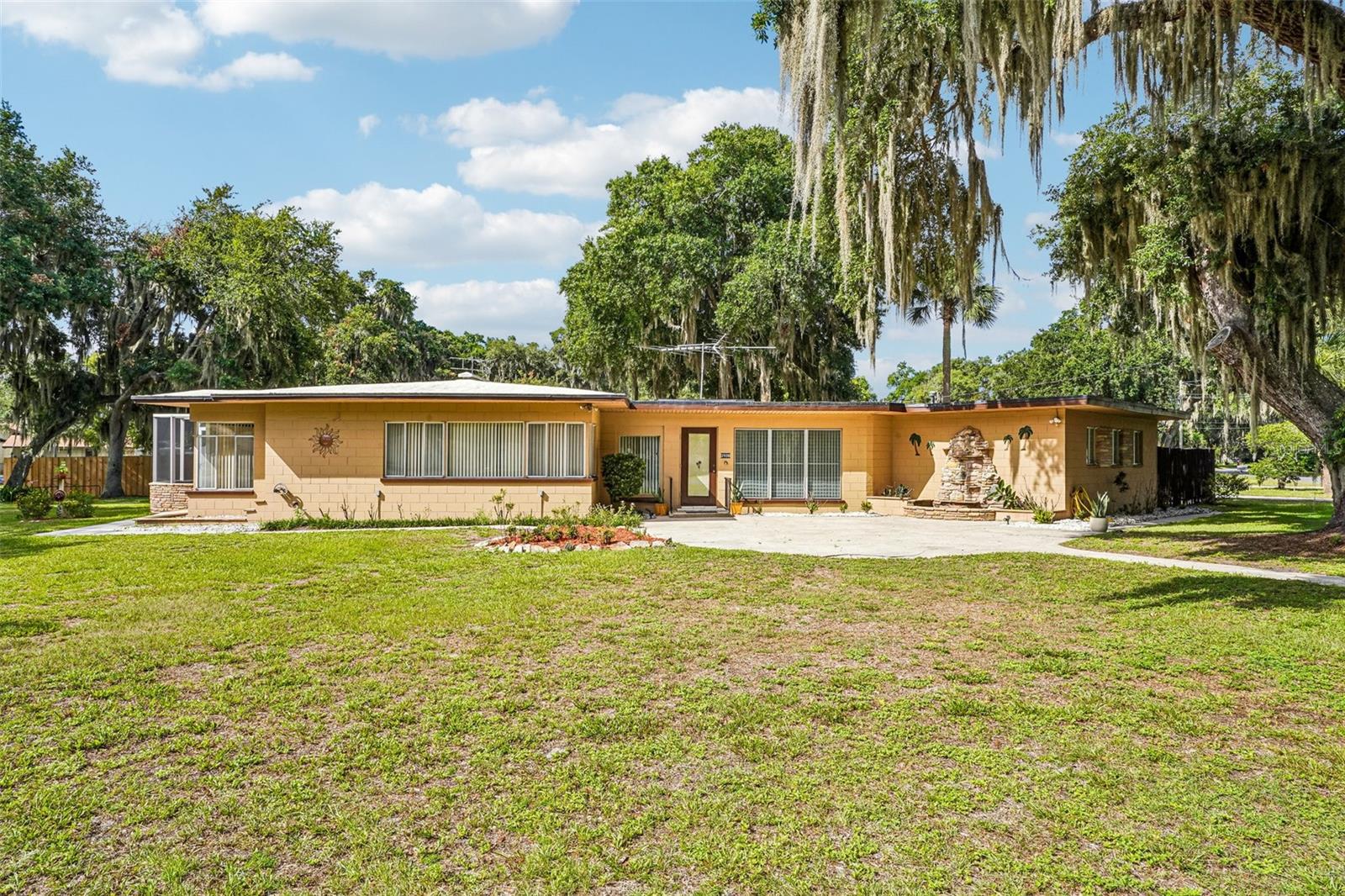 JOANNA SHORES - Residential