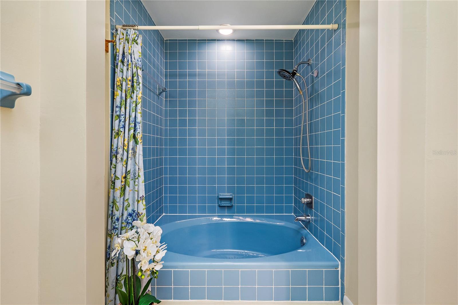 CORDOVA GREENS CONDO - Residential