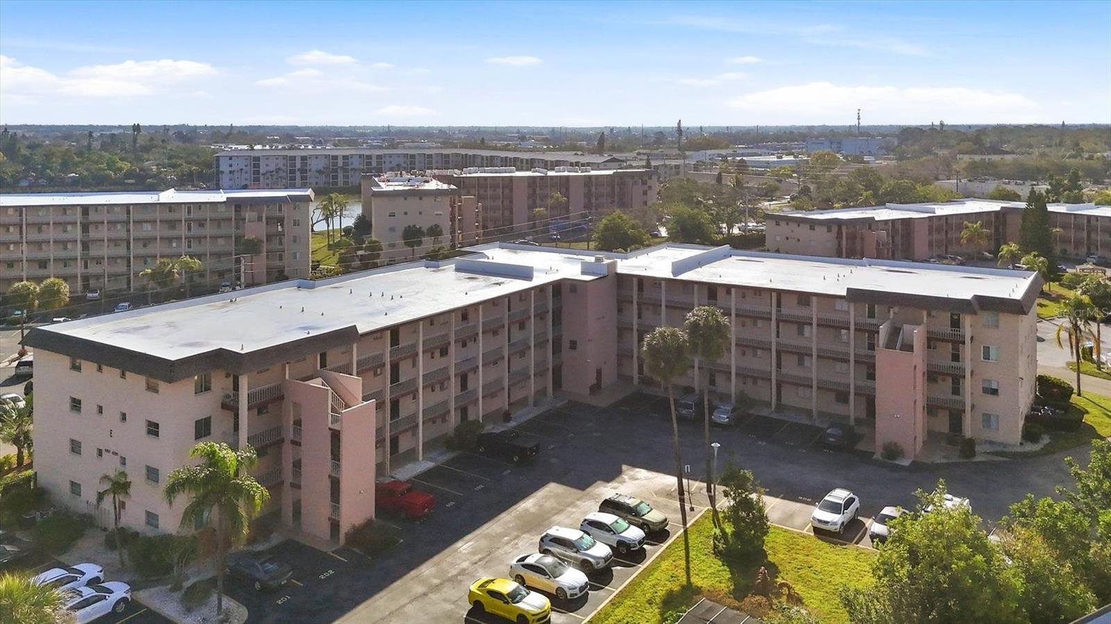 BAYSHORE ON THE LAKE APTS SEC 4 - Residential