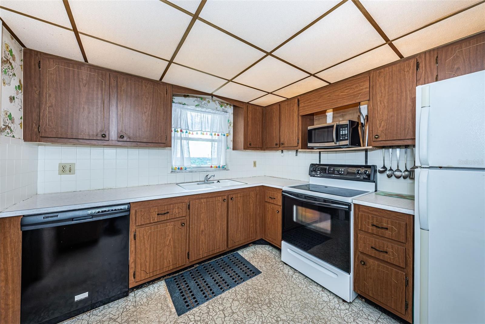 LEXINGTON TOWERS CONDO - Residential