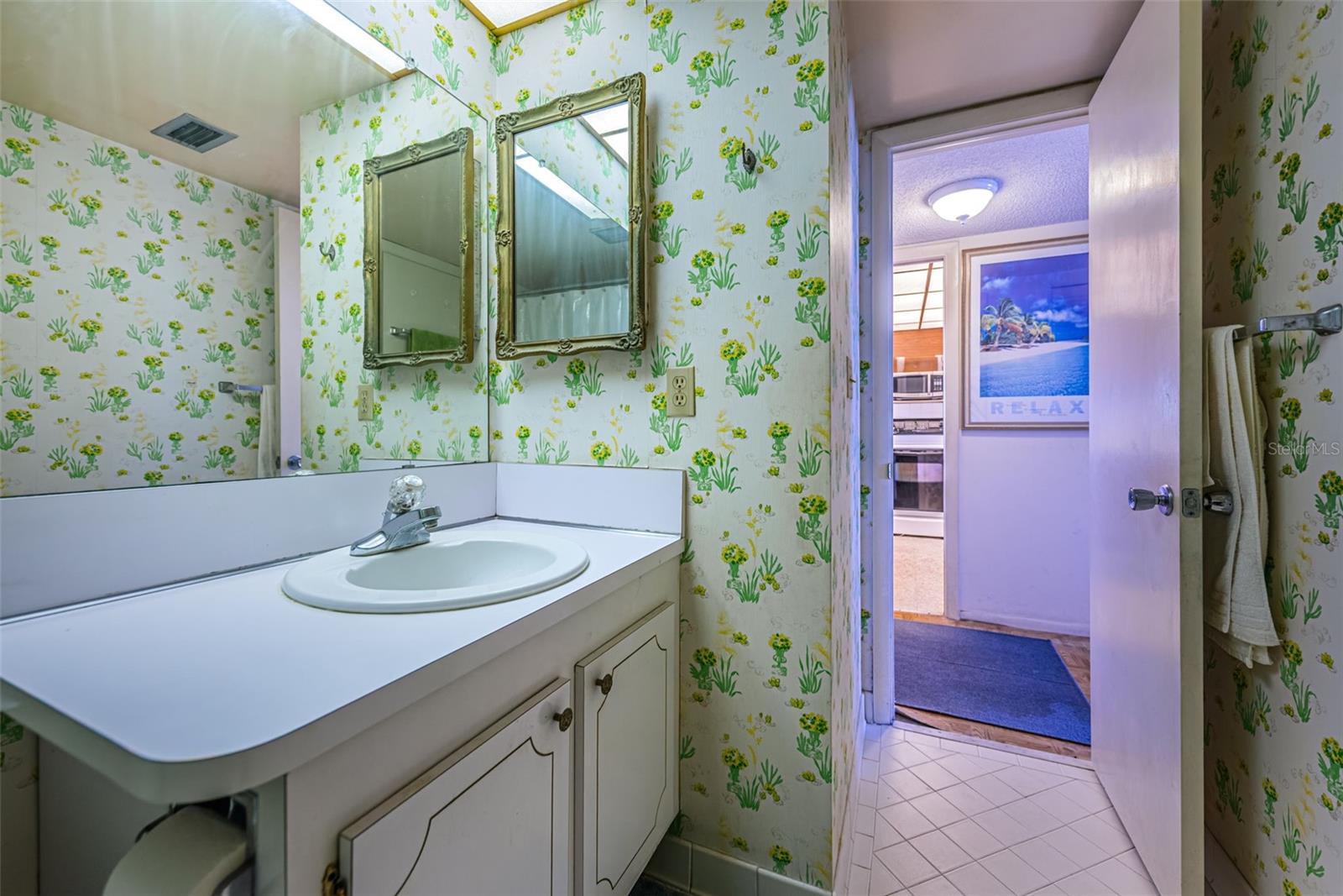 LEXINGTON TOWERS CONDO - Residential