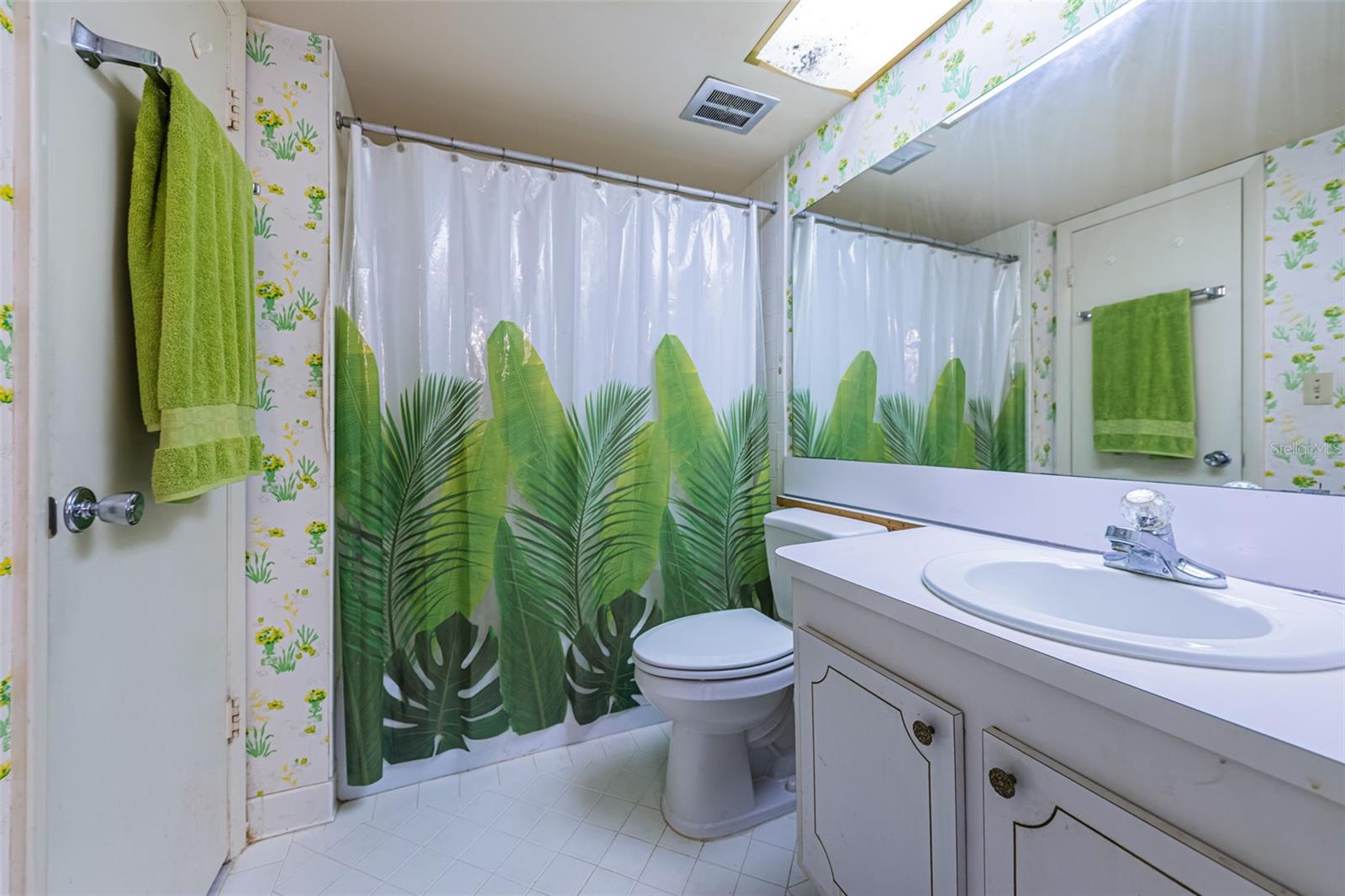 LEXINGTON TOWERS CONDO - Residential