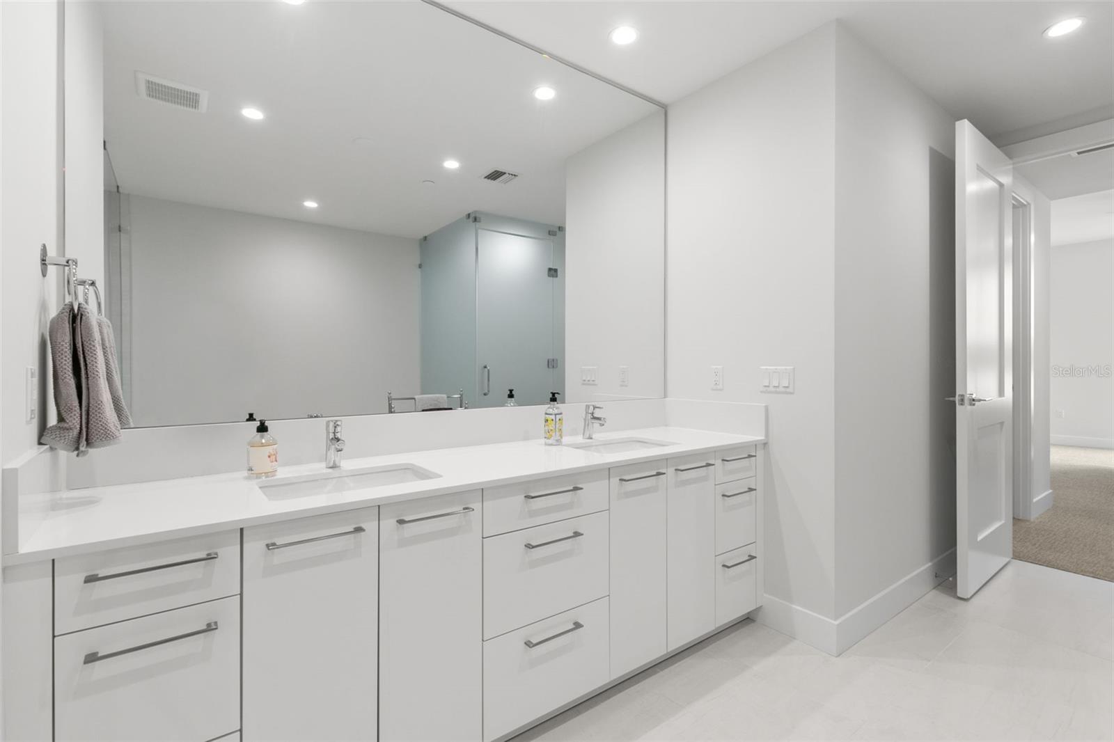 SALTAIRE CONDO - Residential