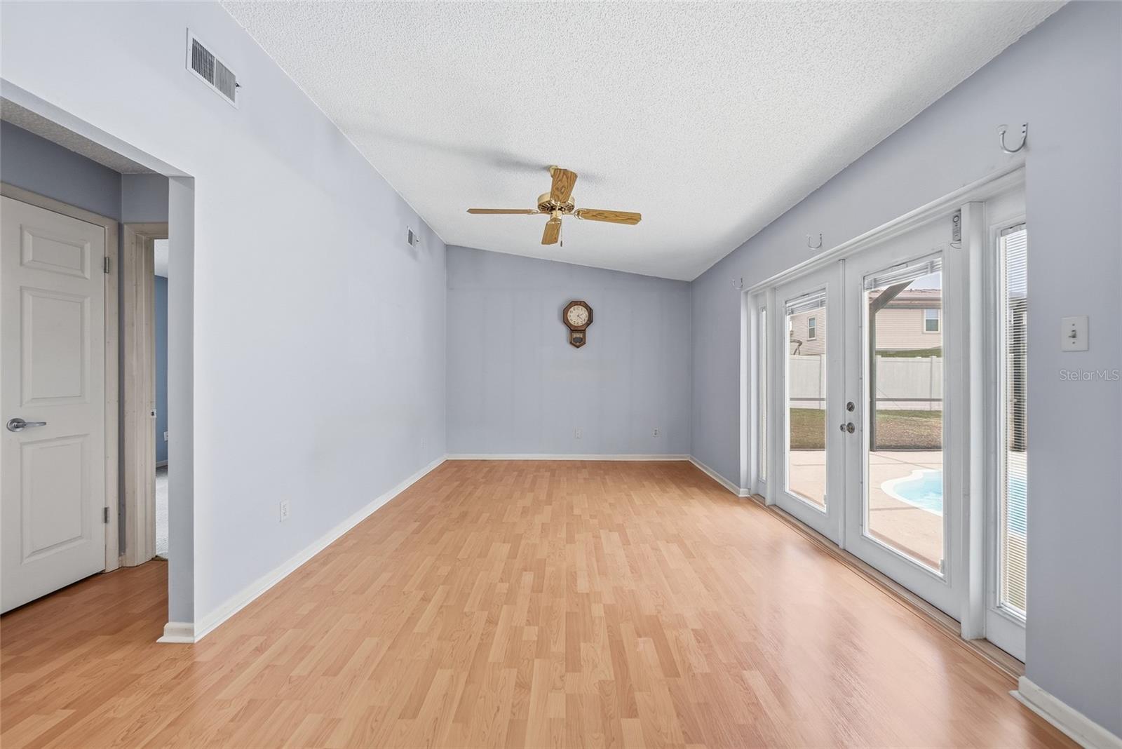 WILLOW POND - Residential