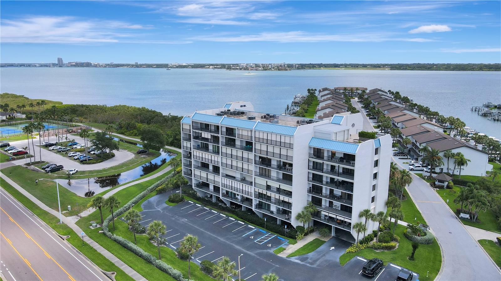 HARBOUR THE CONDO - Residential