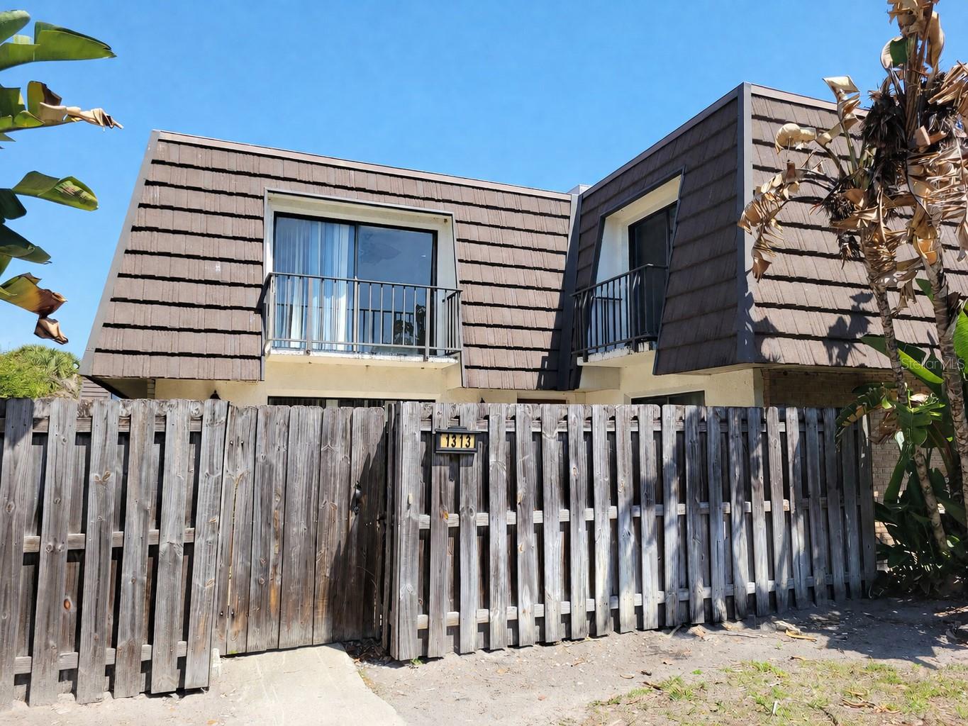 VISTA OAKS - Residential
