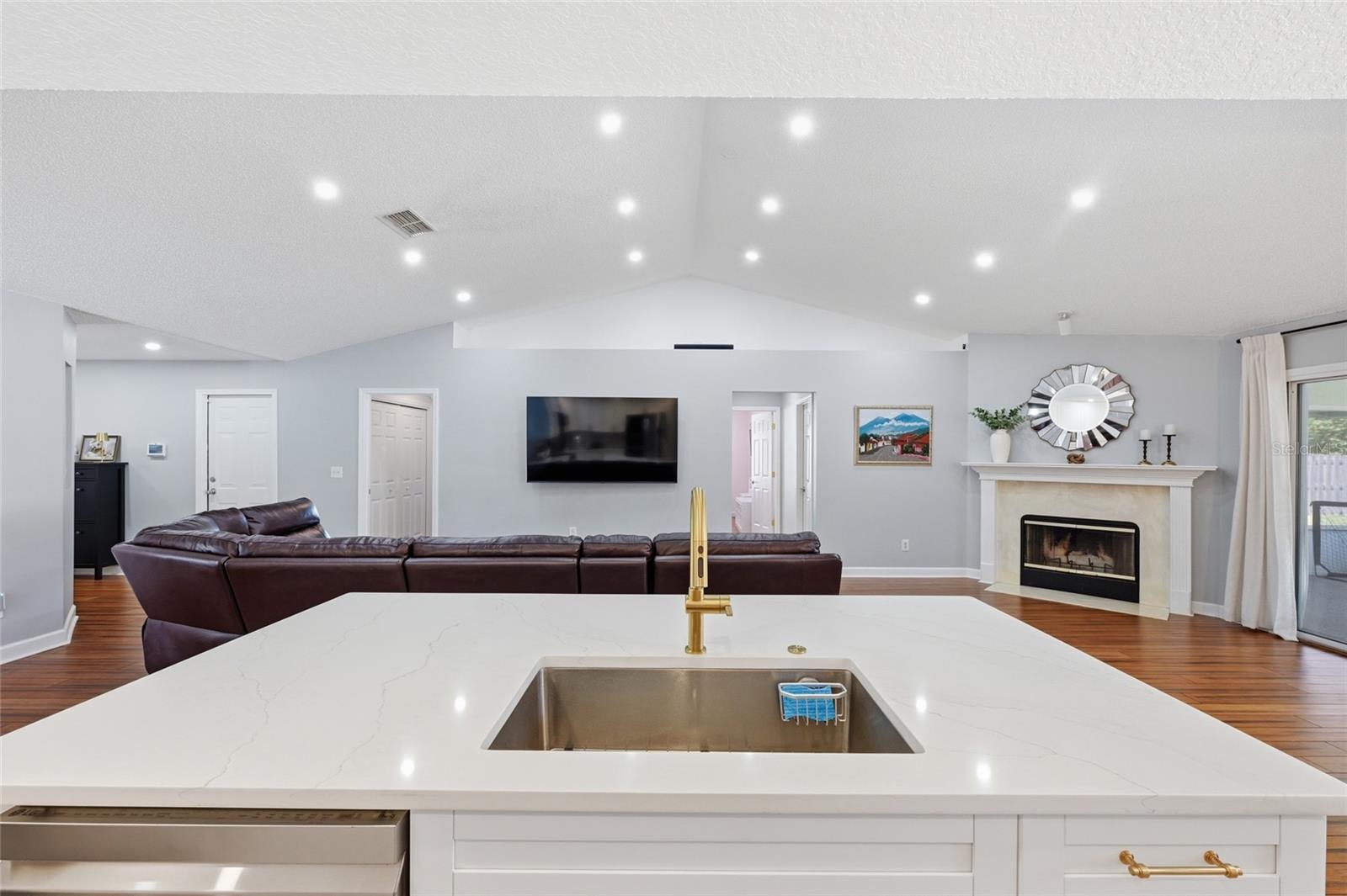 DERRIS CREEK UNIT ONE - Residential
