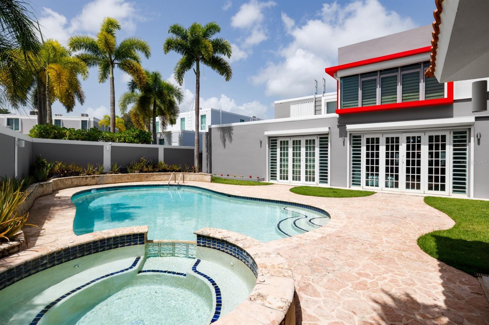 LOS ARBOLES DE MONTEHIEDRA - Residential