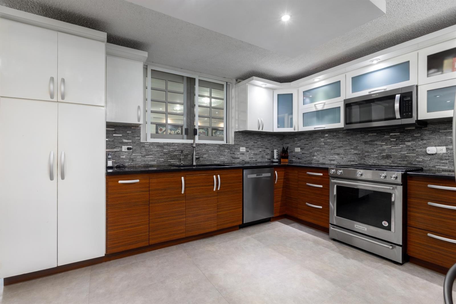 LOS ARBOLES DE MONTEHIEDRA - Residential