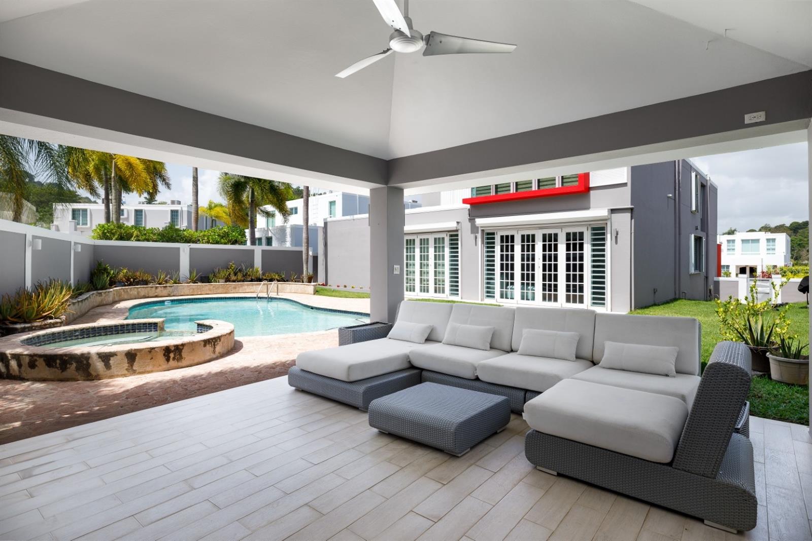 LOS ARBOLES DE MONTEHIEDRA - Residential