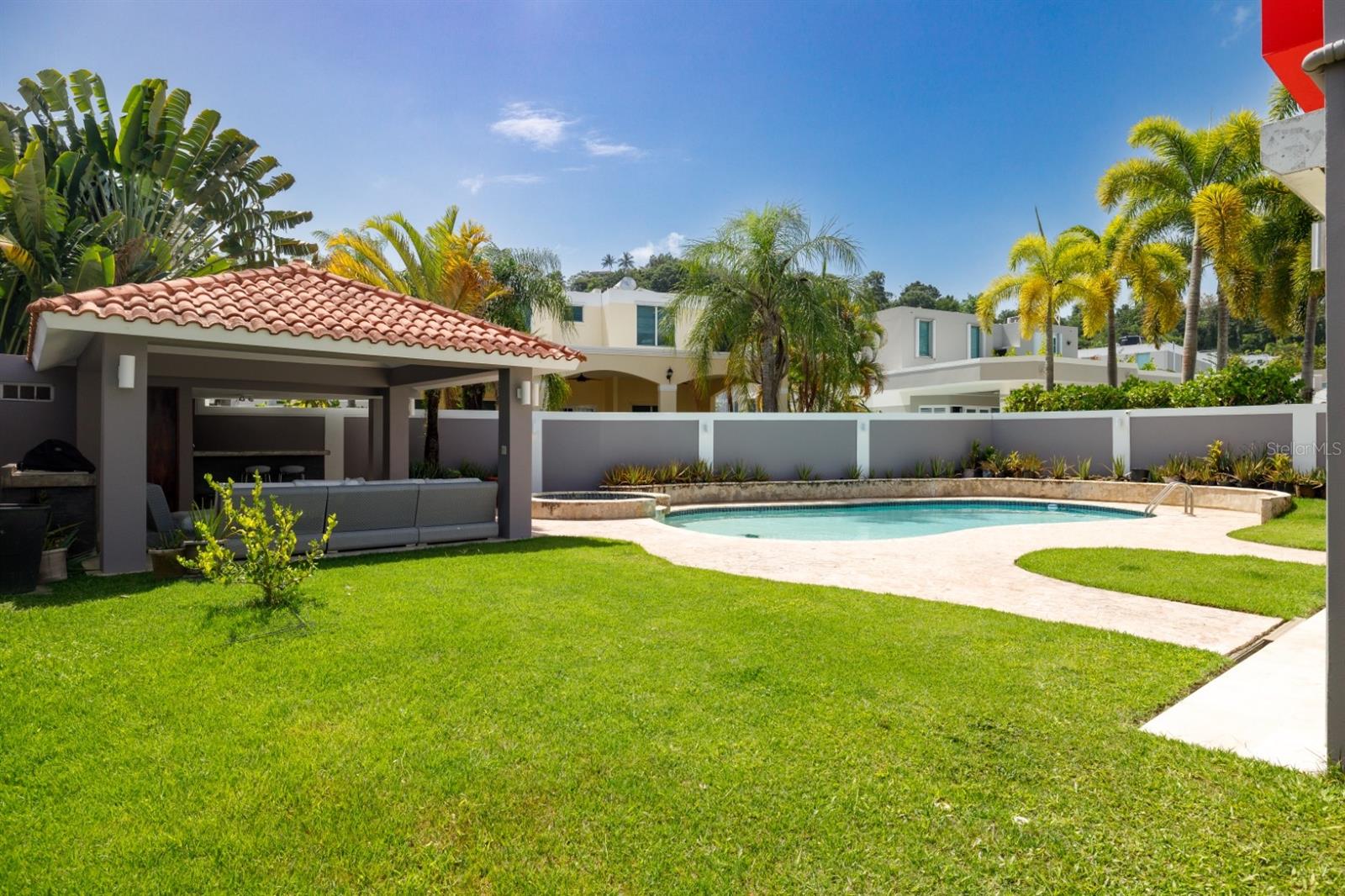 LOS ARBOLES DE MONTEHIEDRA - Residential