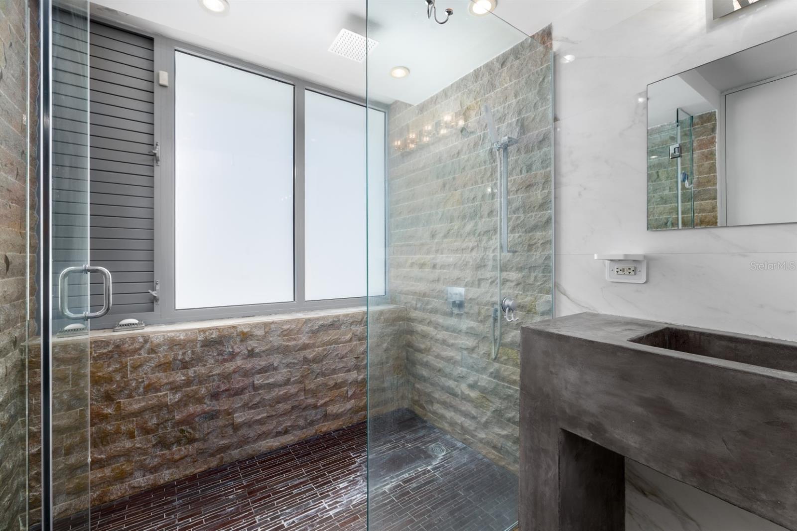 LOS ARBOLES DE MONTEHIEDRA - Residential