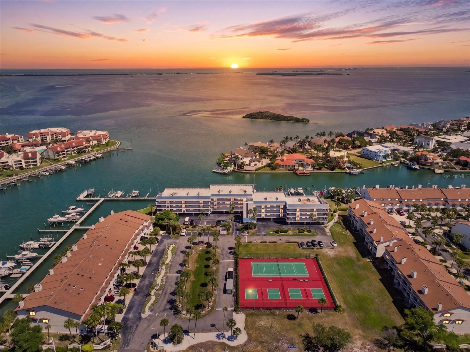 ANCHOR COVE 1 CONDO - Residential