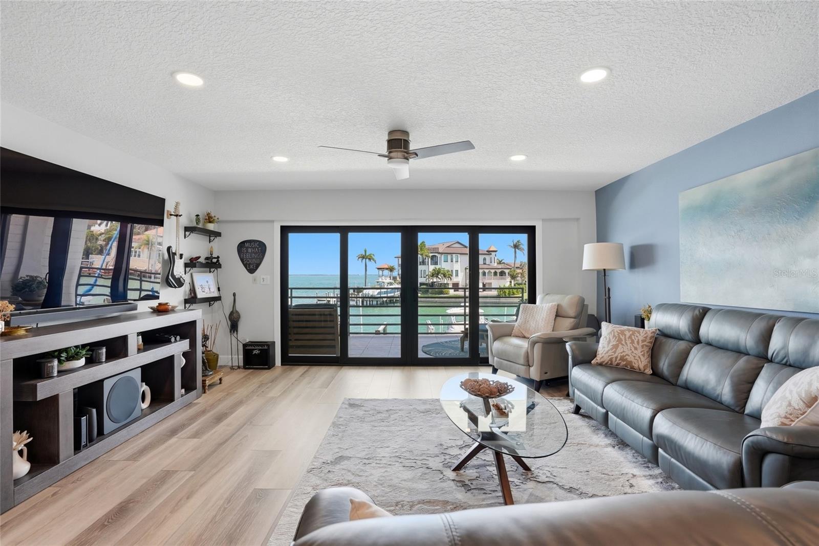 ANCHOR COVE 1 CONDO - Residential