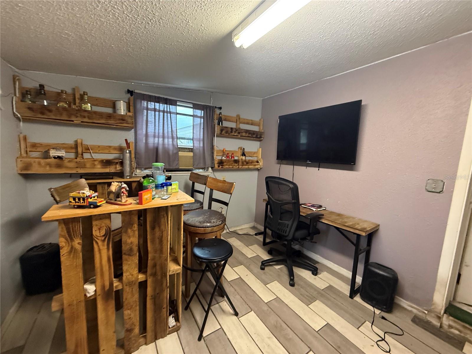 TRIANGLE ACRES - Residential