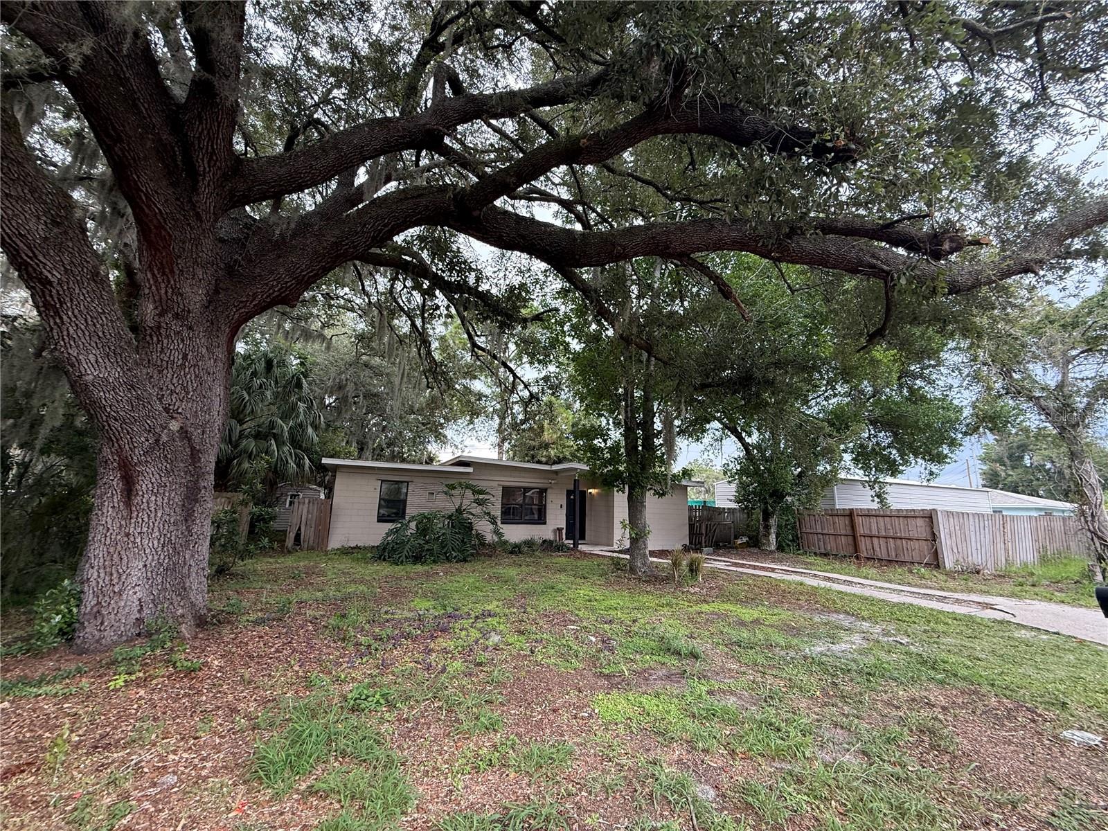 TRIANGLE ACRES - Residential