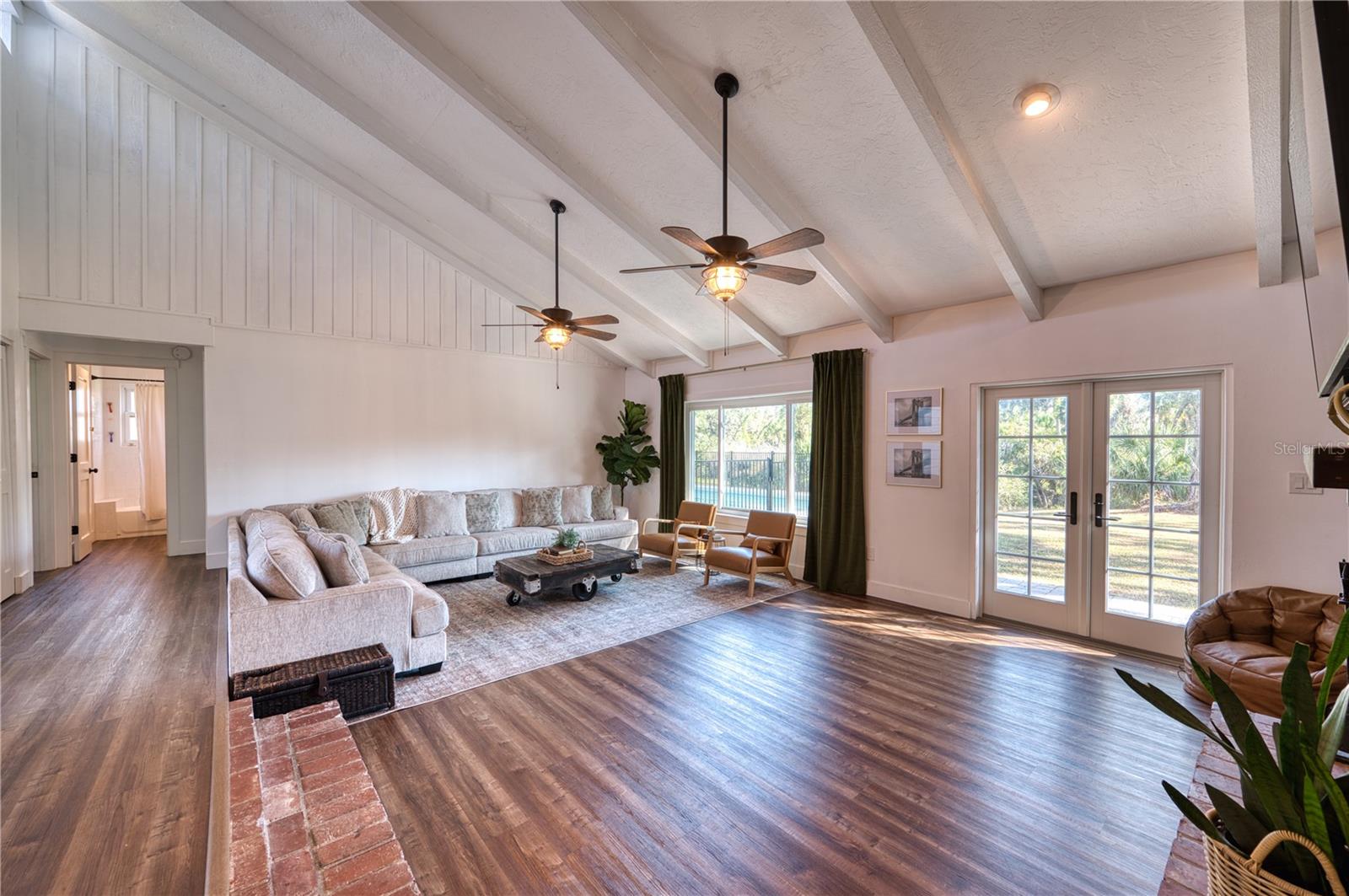 ACREAGE - Residential