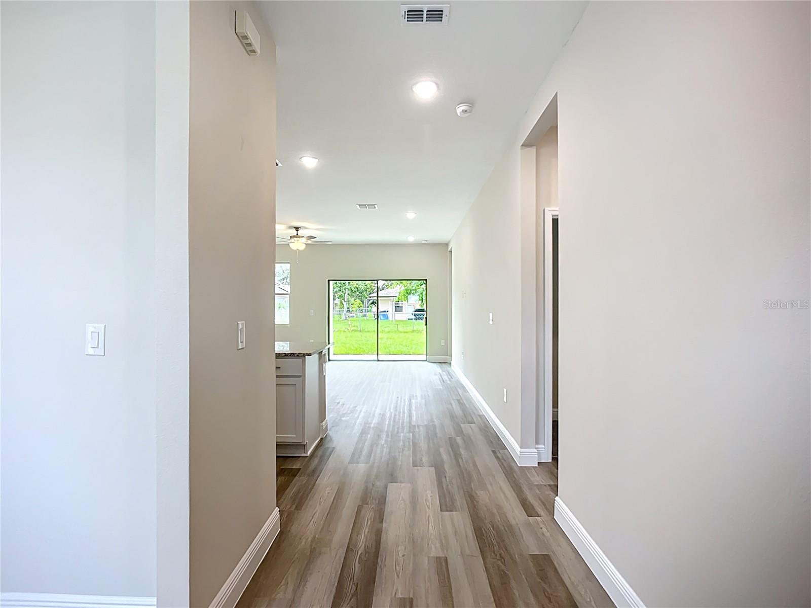 1570 - PORT CHARLOTTE SUB 24 - Residential