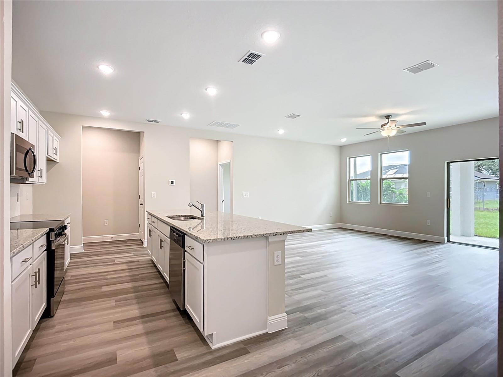 1570 - PORT CHARLOTTE SUB 24 - Residential