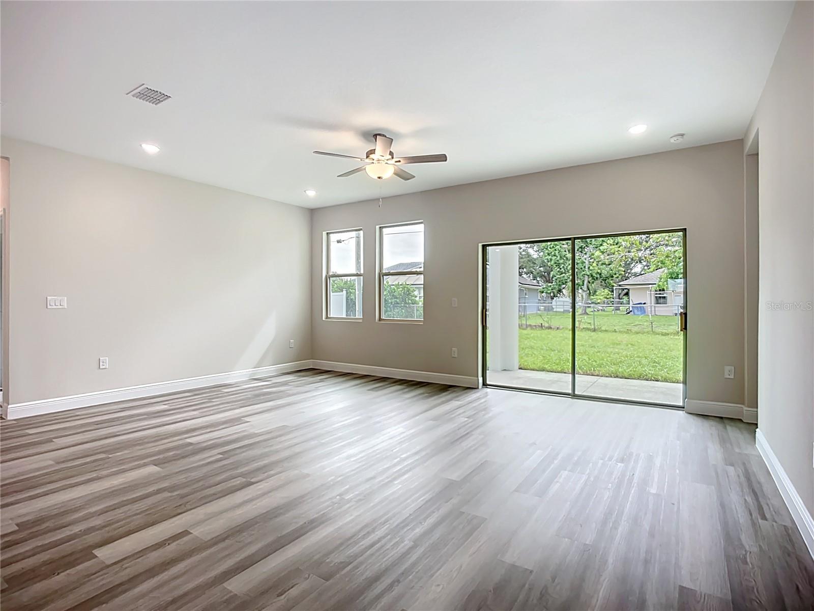1570 - PORT CHARLOTTE SUB 24 - Residential
