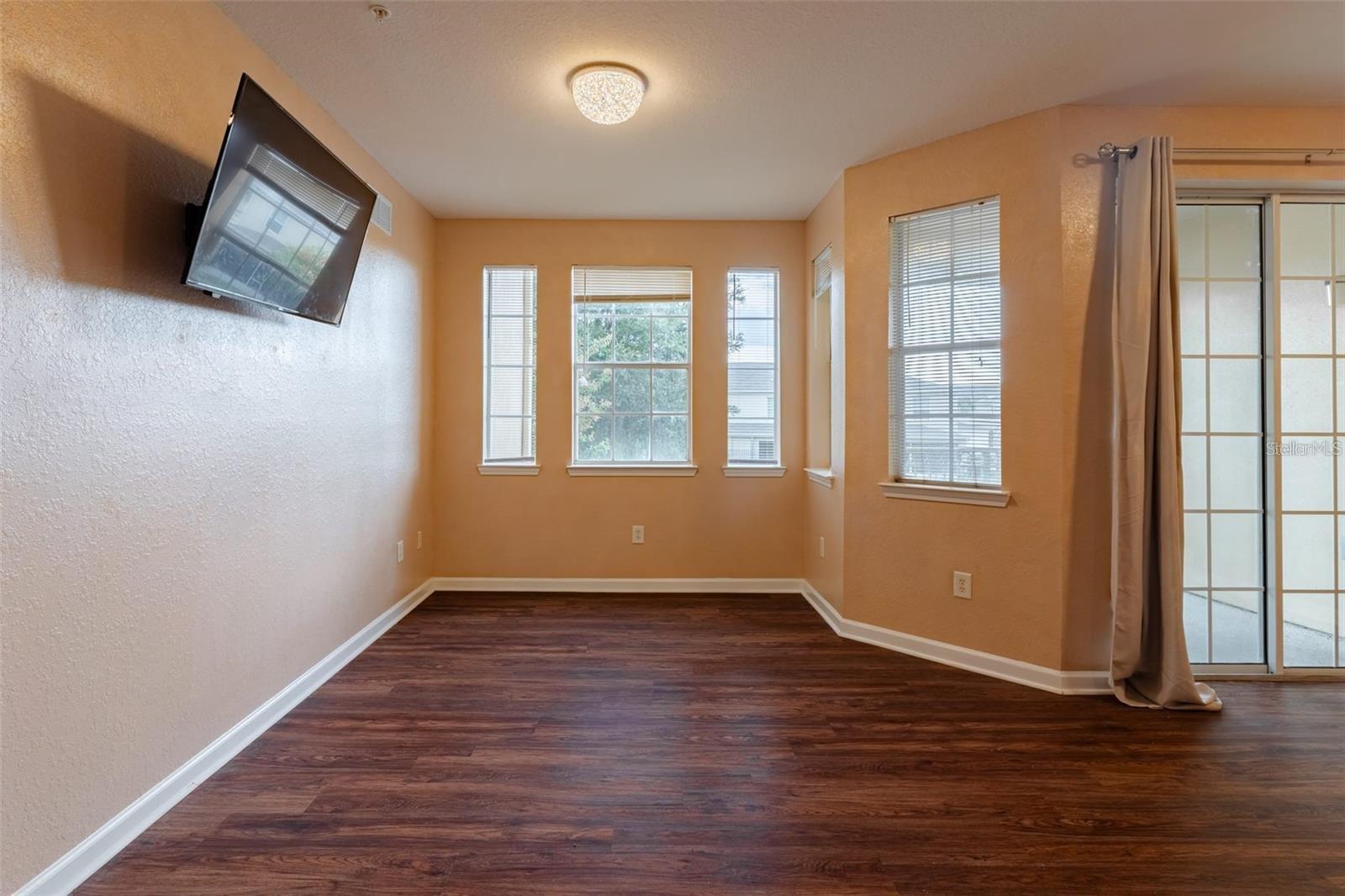 TERRACE RIDGE AT TOWN CENTER EAST CONDO - Residential