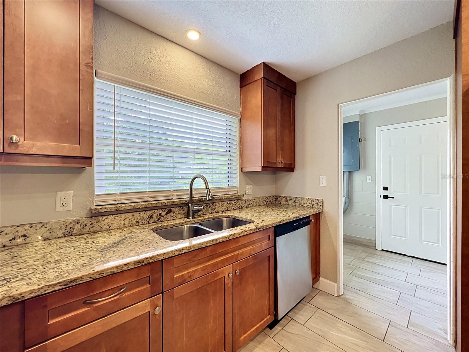 ROBINSDALE - Residential Lease