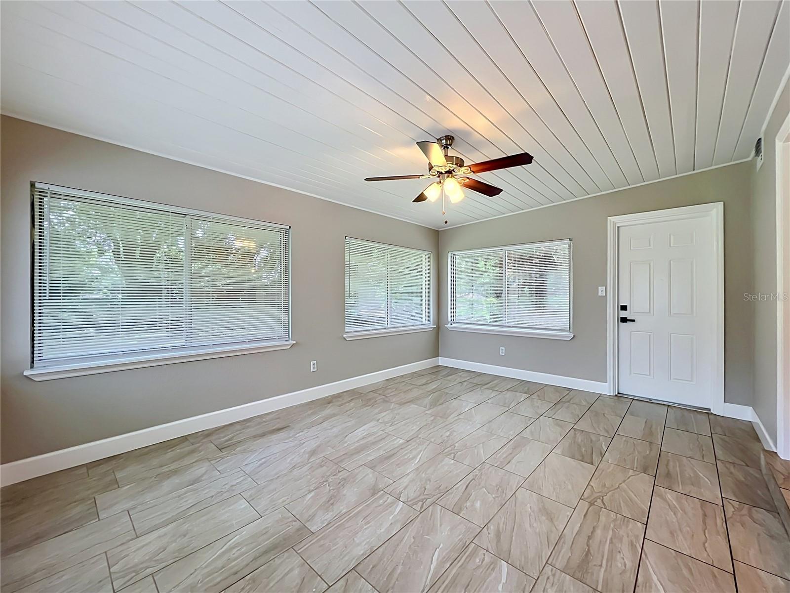 ROBINSDALE - Residential Lease