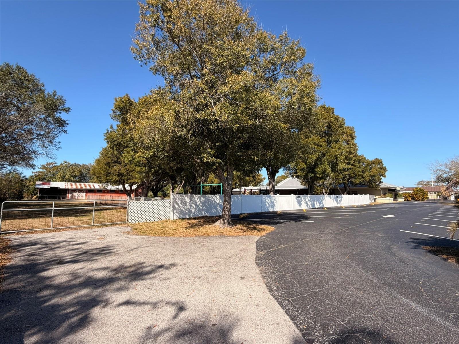 ACREAGE & UNREC - Commercial Sale