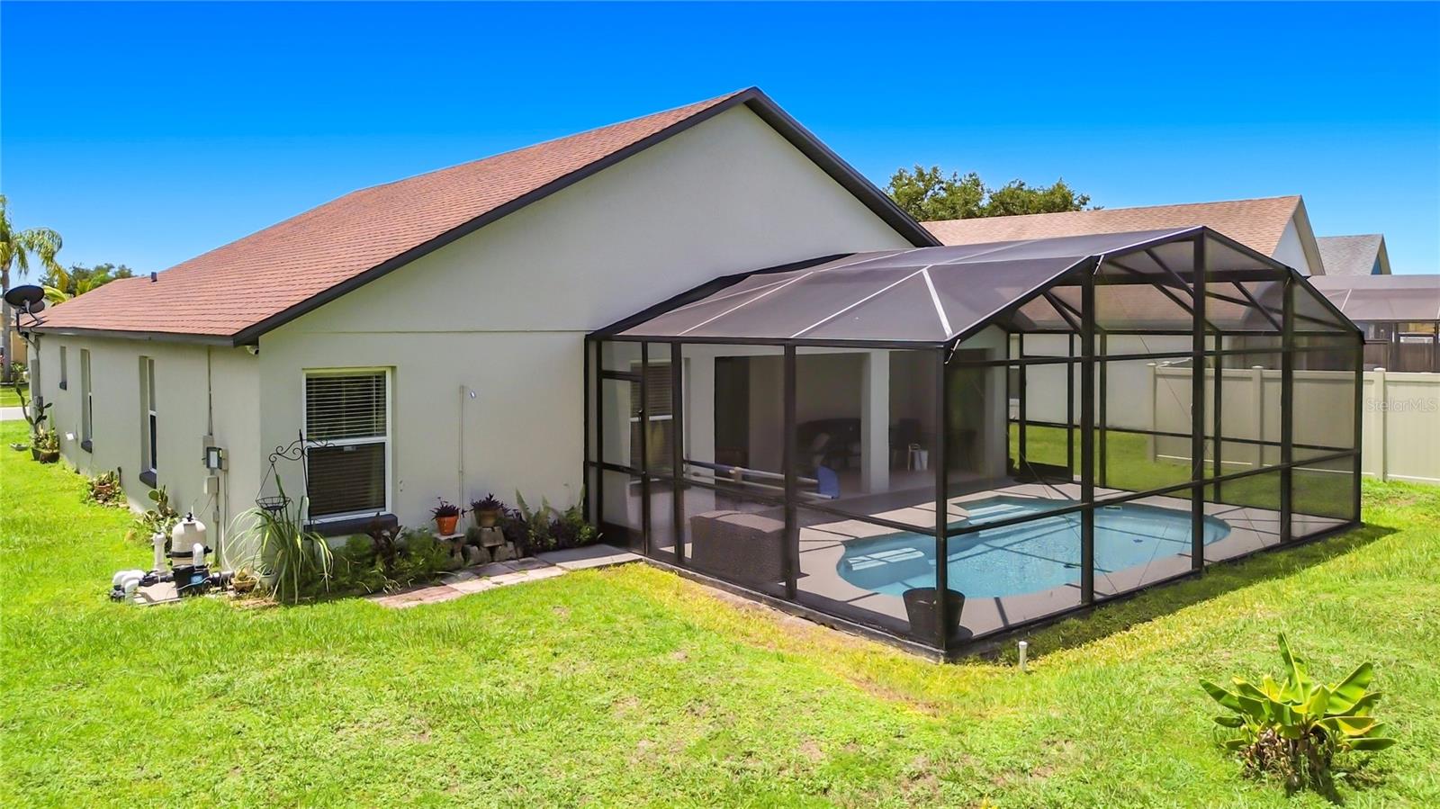 CRESCENT LAKES - Residential