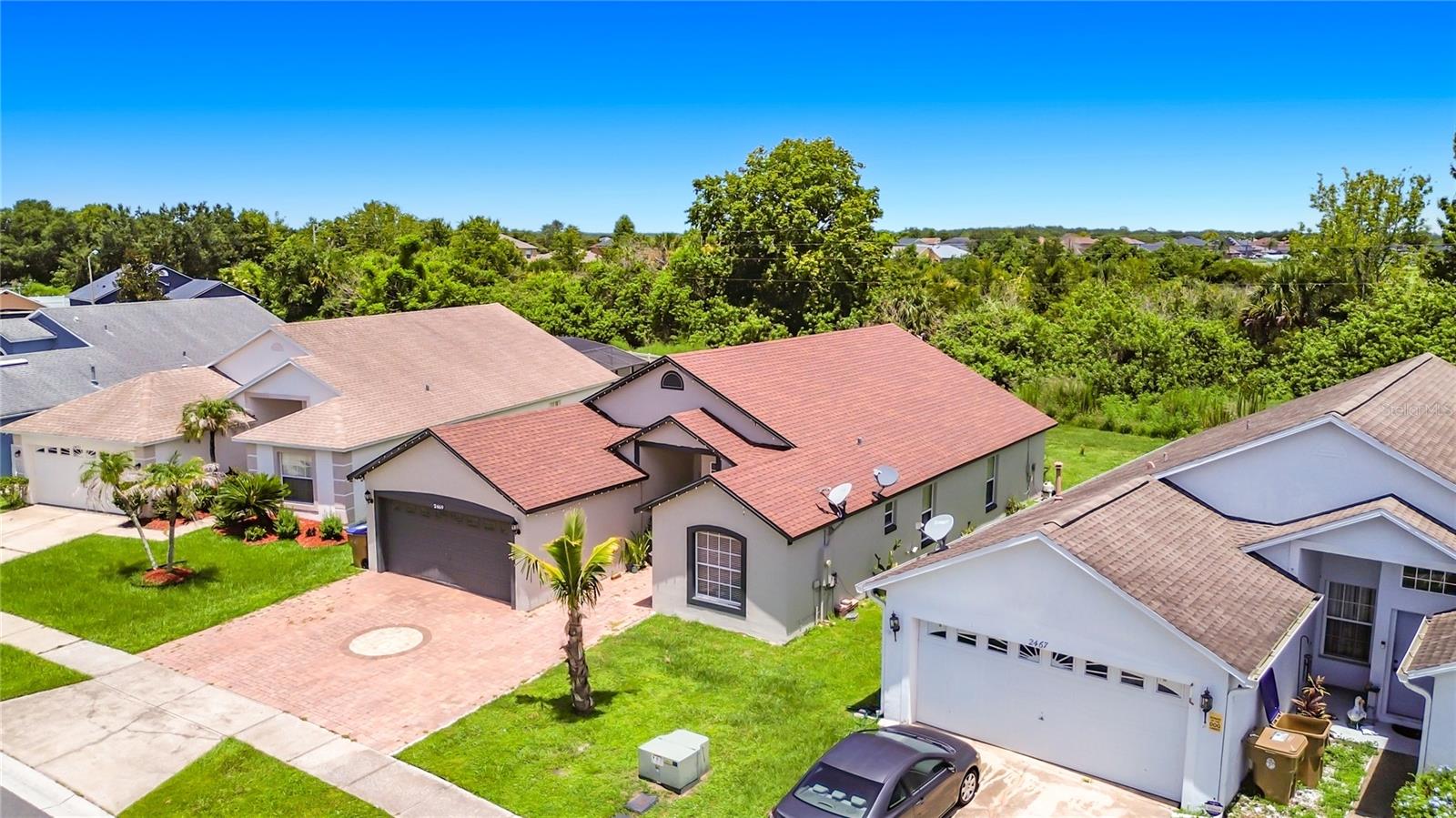 CRESCENT LAKES - Residential