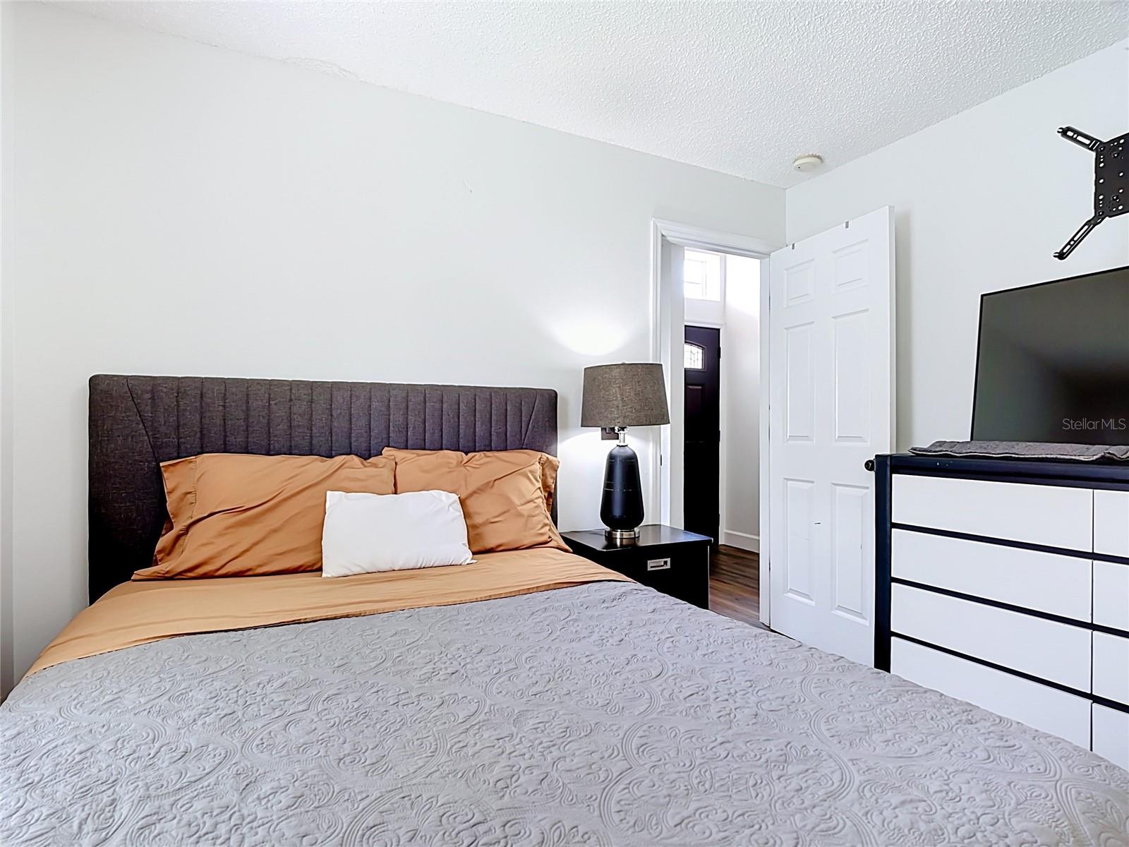 CRESCENT LAKES - Residential