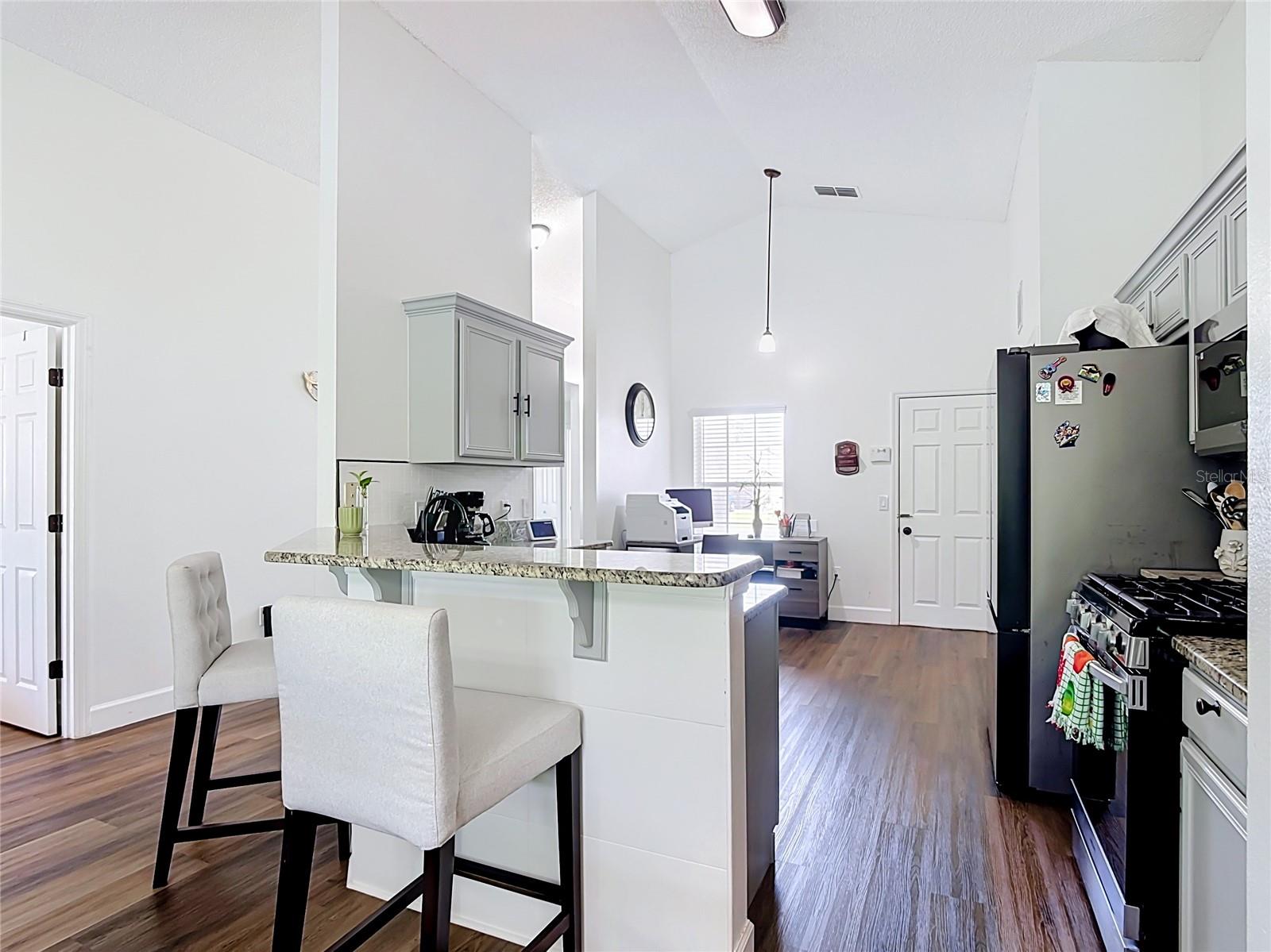 CRESCENT LAKES - Residential