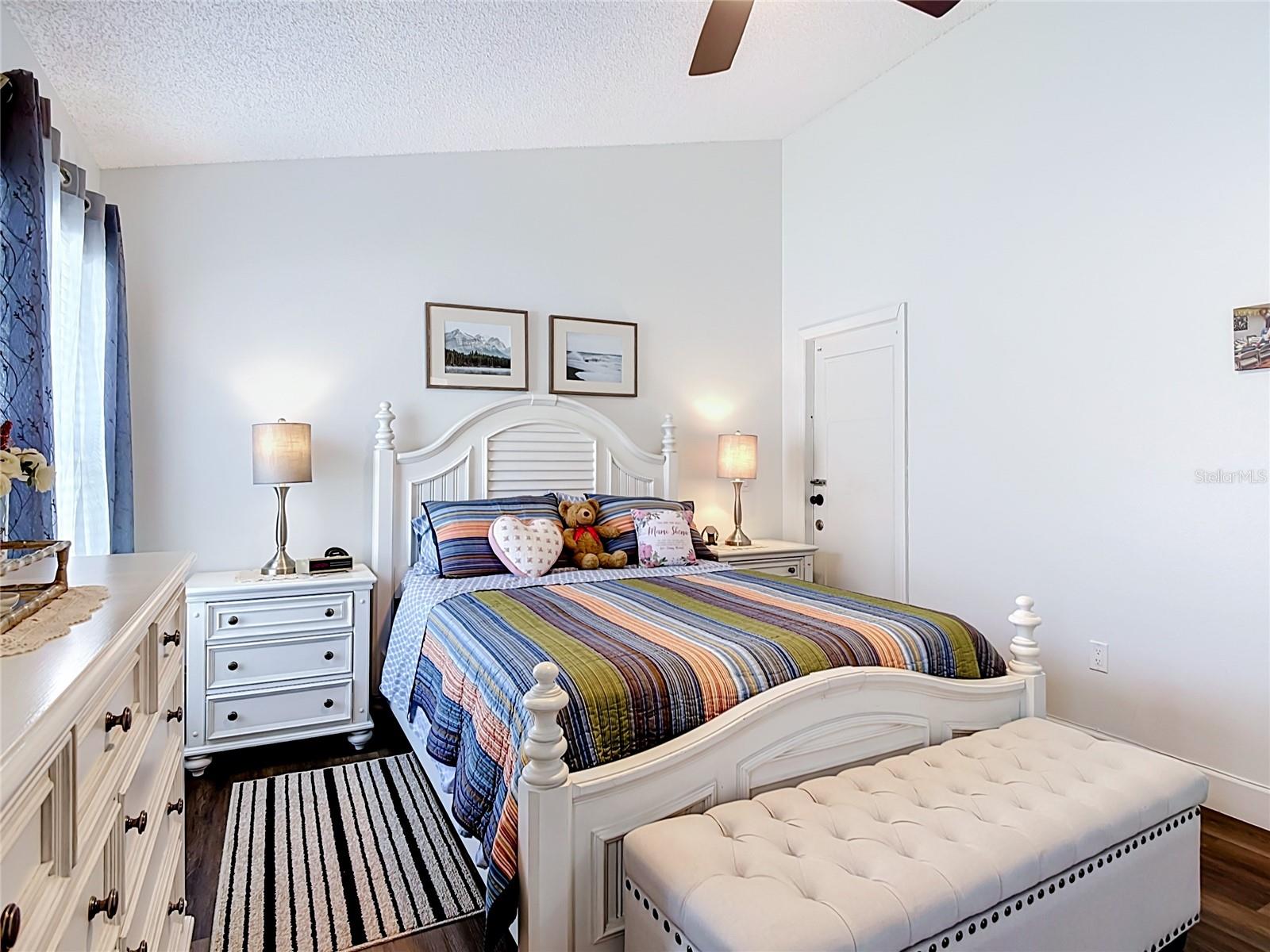 CRESCENT LAKES - Residential