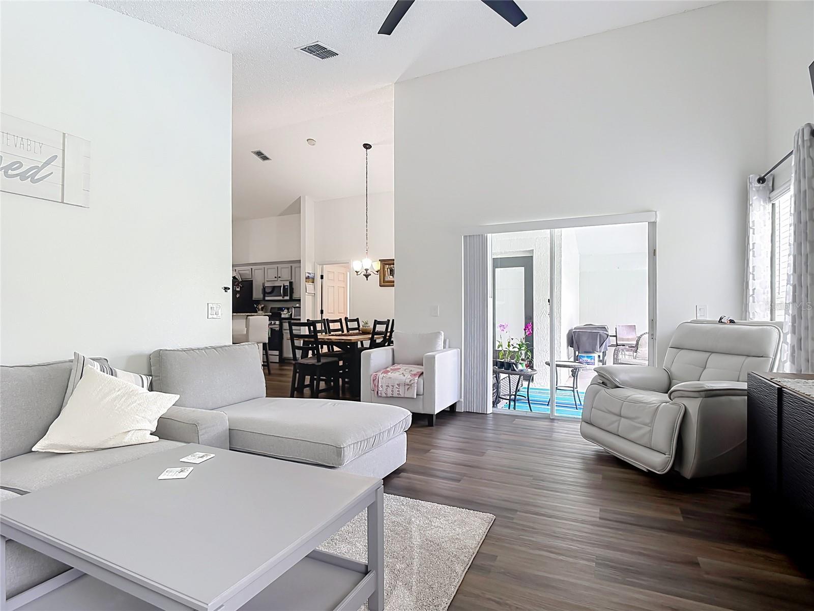 CRESCENT LAKES - Residential