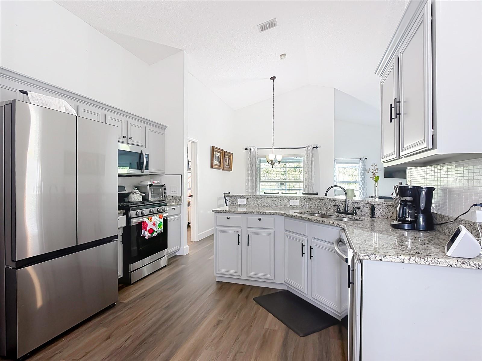 CRESCENT LAKES - Residential