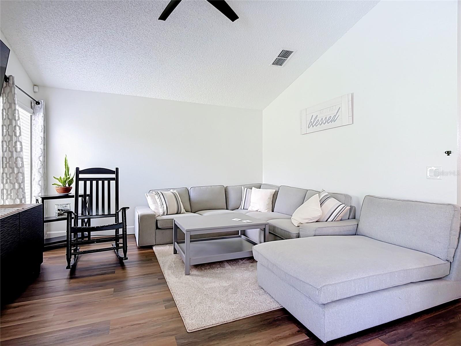CRESCENT LAKES - Residential