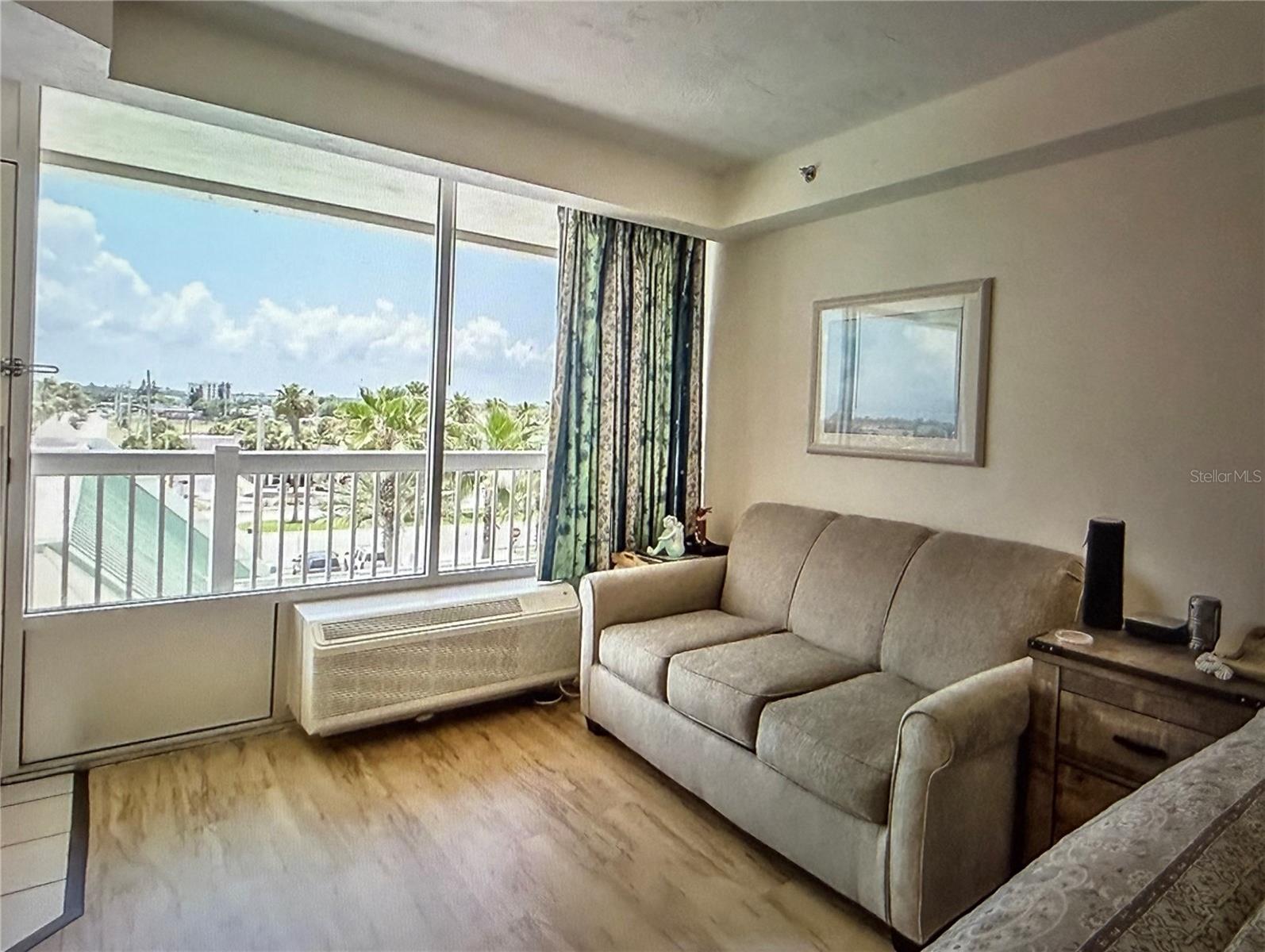 DAYTONA BEACH RESORT & CONFERENCE CENTER - Residential