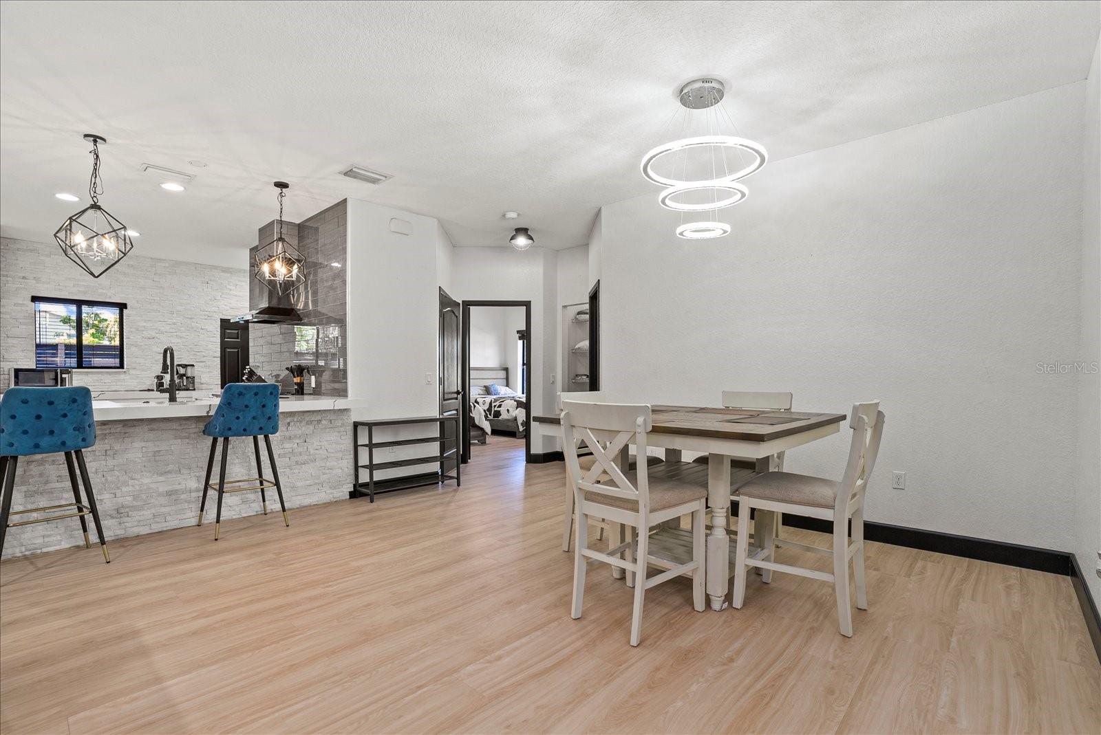 AVON HEIGHTS - Residential