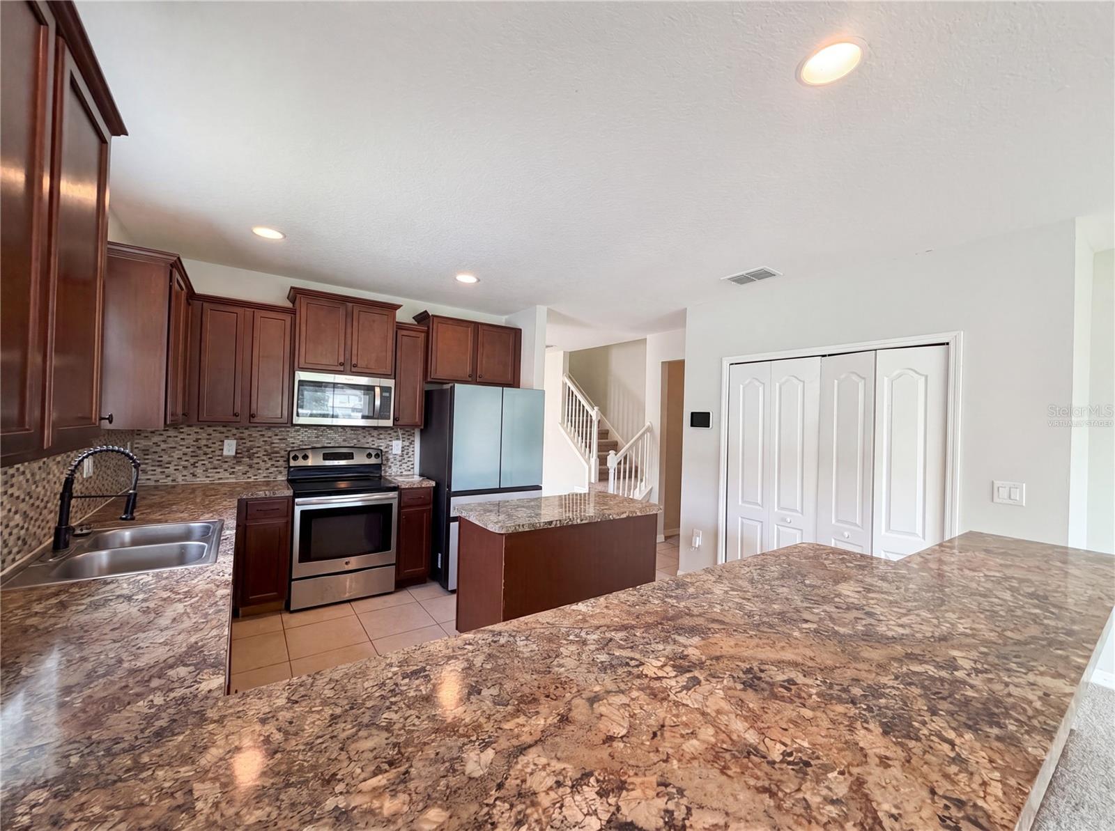 OAK BEND - Residential