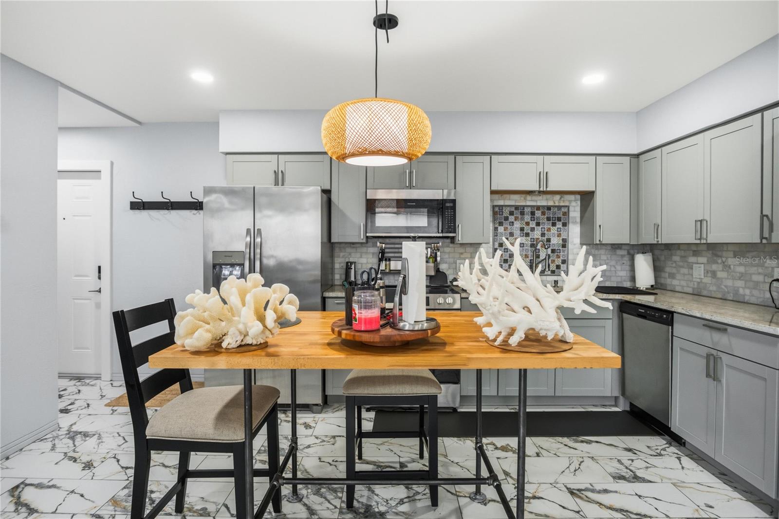 GOLDEN FLAMINGO APTS CONDO - Residential