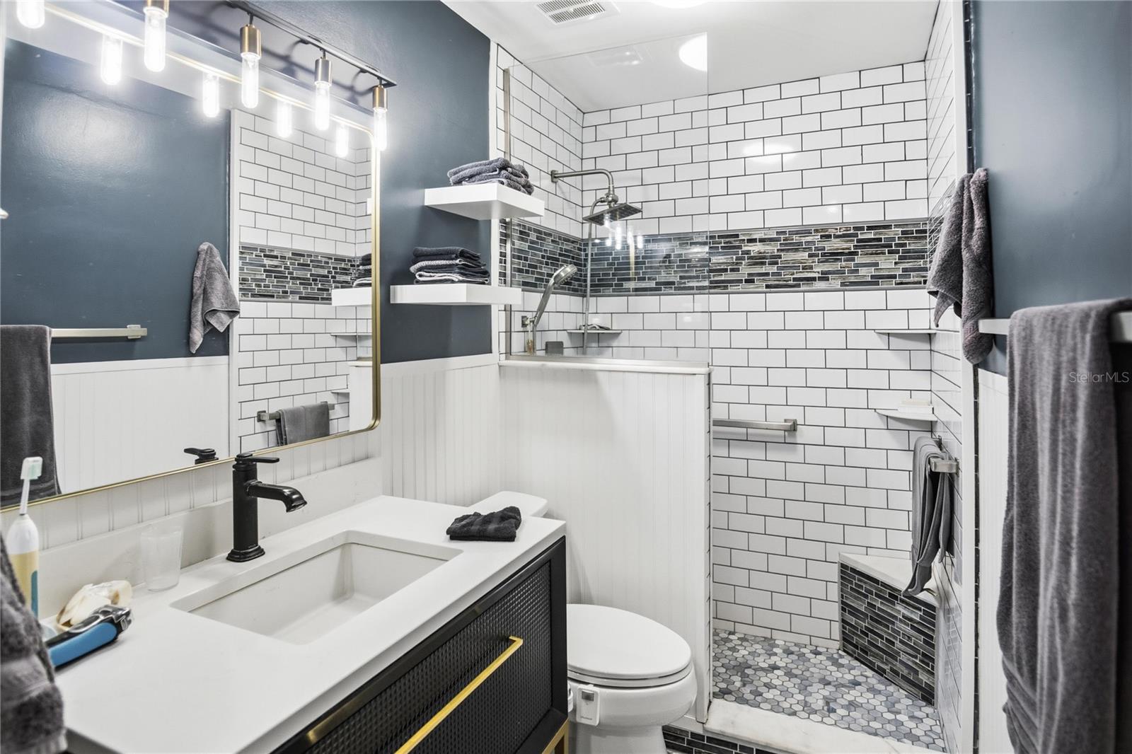 GOLDEN FLAMINGO APTS CONDO - Residential