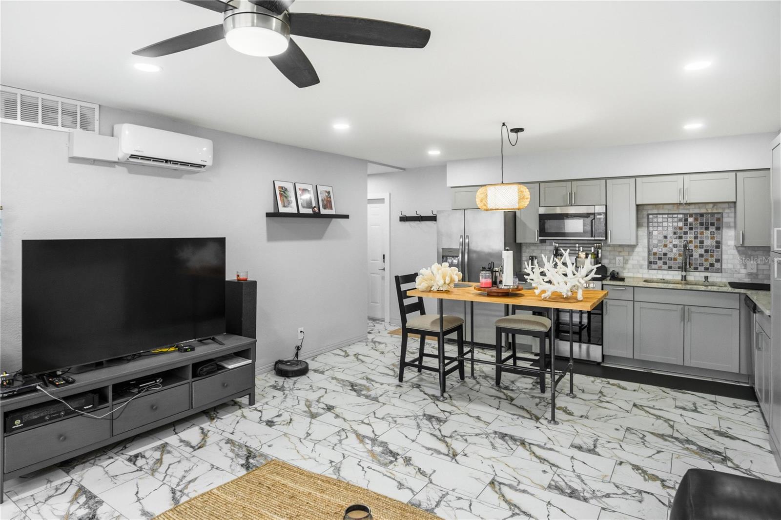 GOLDEN FLAMINGO APTS CONDO - Residential