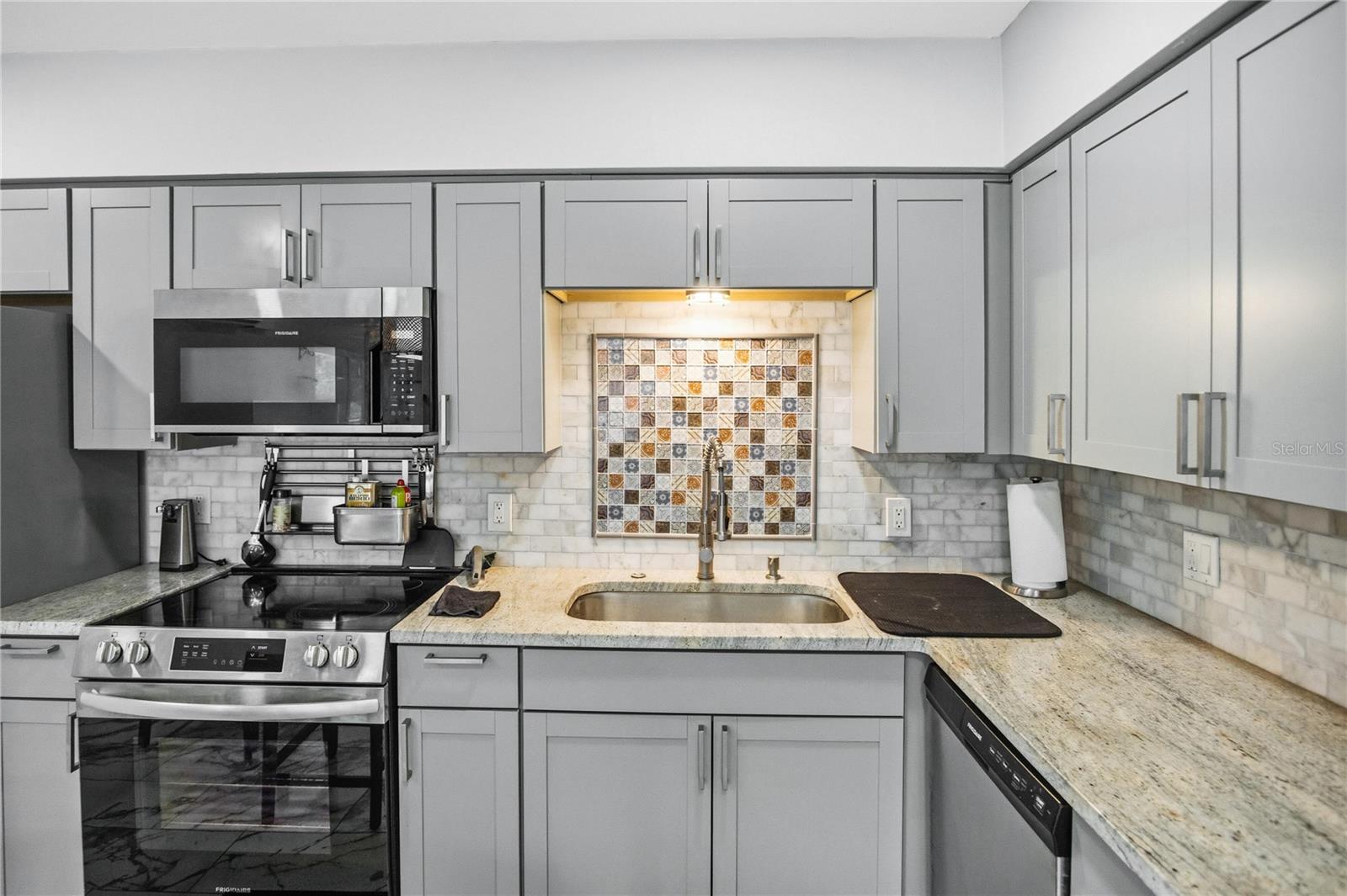 GOLDEN FLAMINGO APTS CONDO - Residential