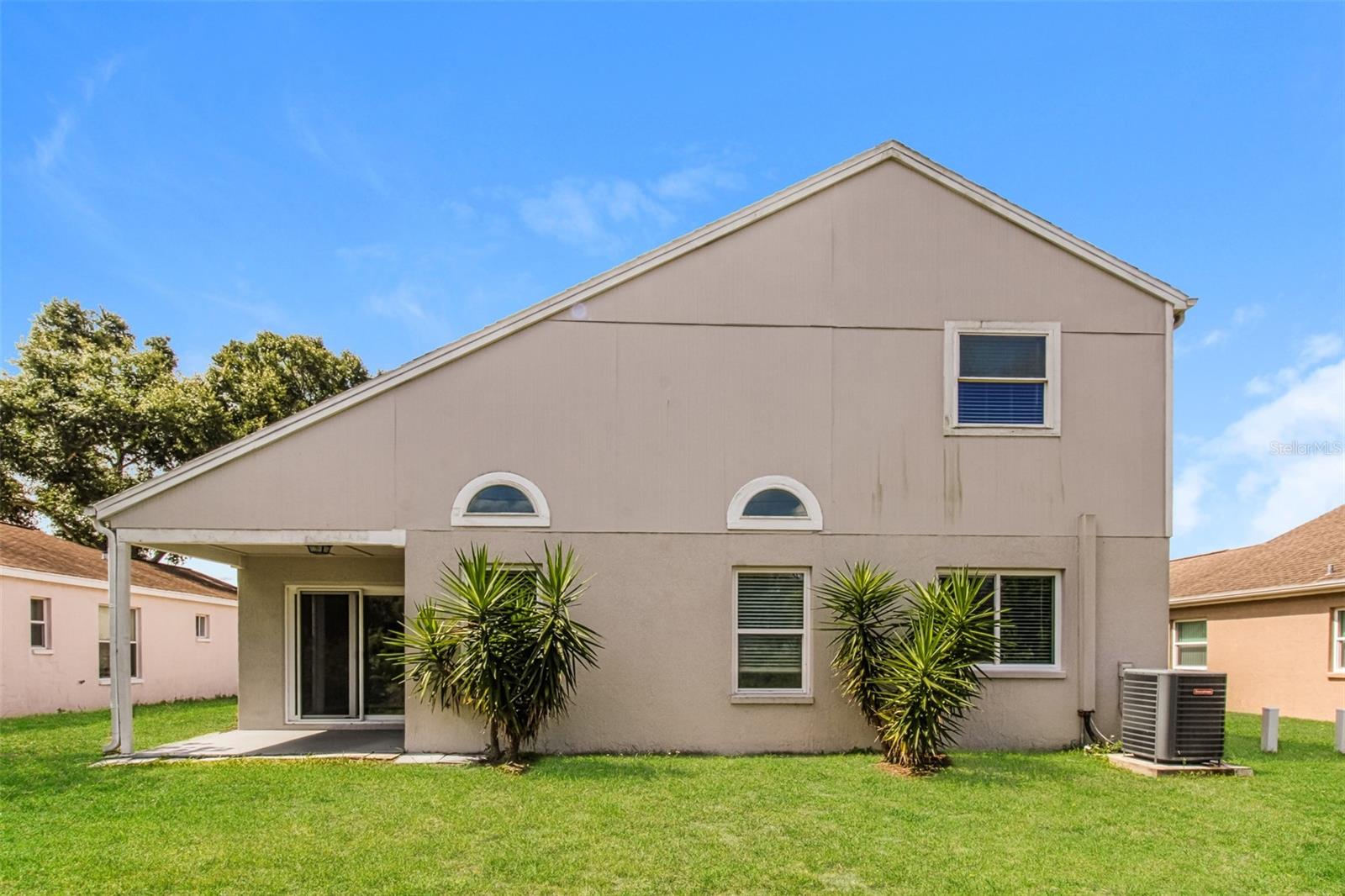 SUMMER LAKES - Residential
