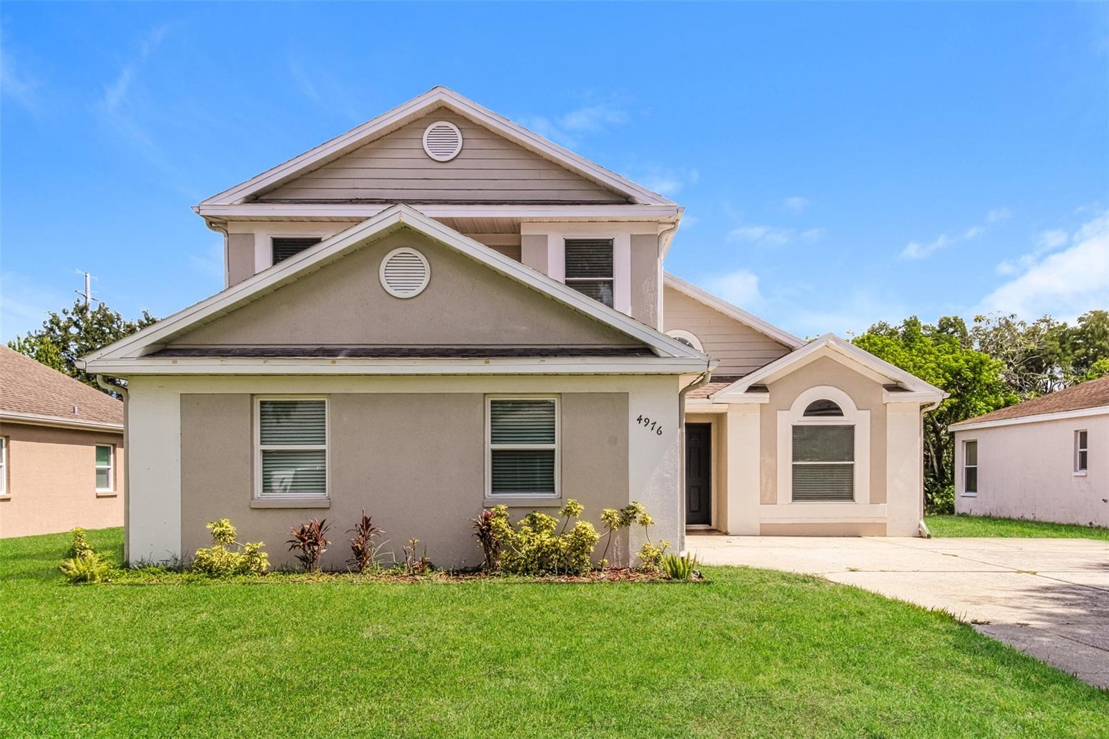 SUMMER LAKES - Residential