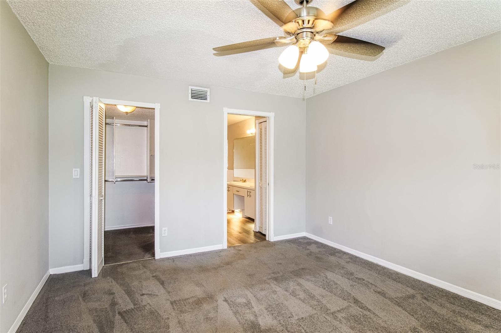 SUMMER LAKES - Residential